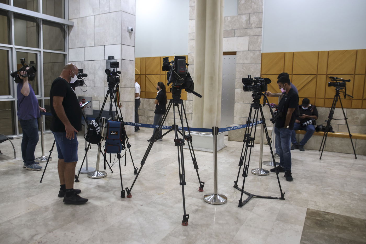 מעצר המחבלים שנמלטו - הוארך; כך הם הובאו לביהמ"ש