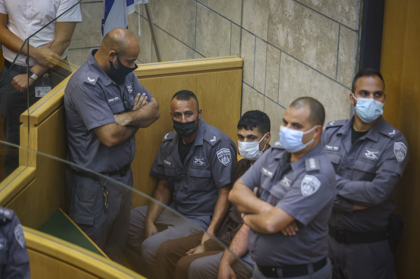 מעצר המחבלים שנמלטו - הוארך; כך הם הובאו לביהמ"ש