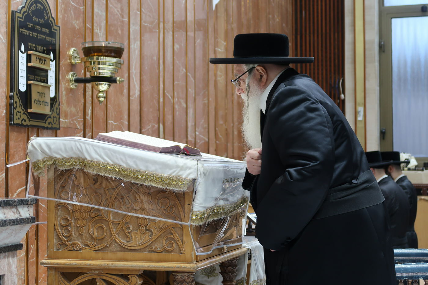 כך האדמו"ר מצאנז התיר את הנדרים; צפו