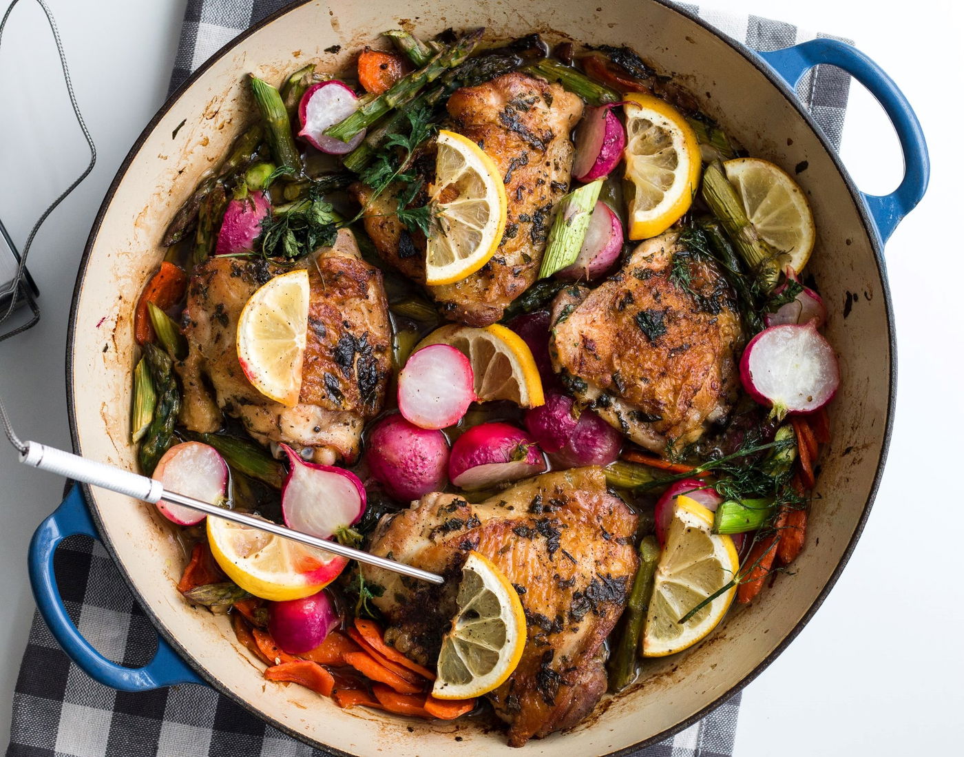 עוף וירקות בסיר אחד תוך 30 דקות