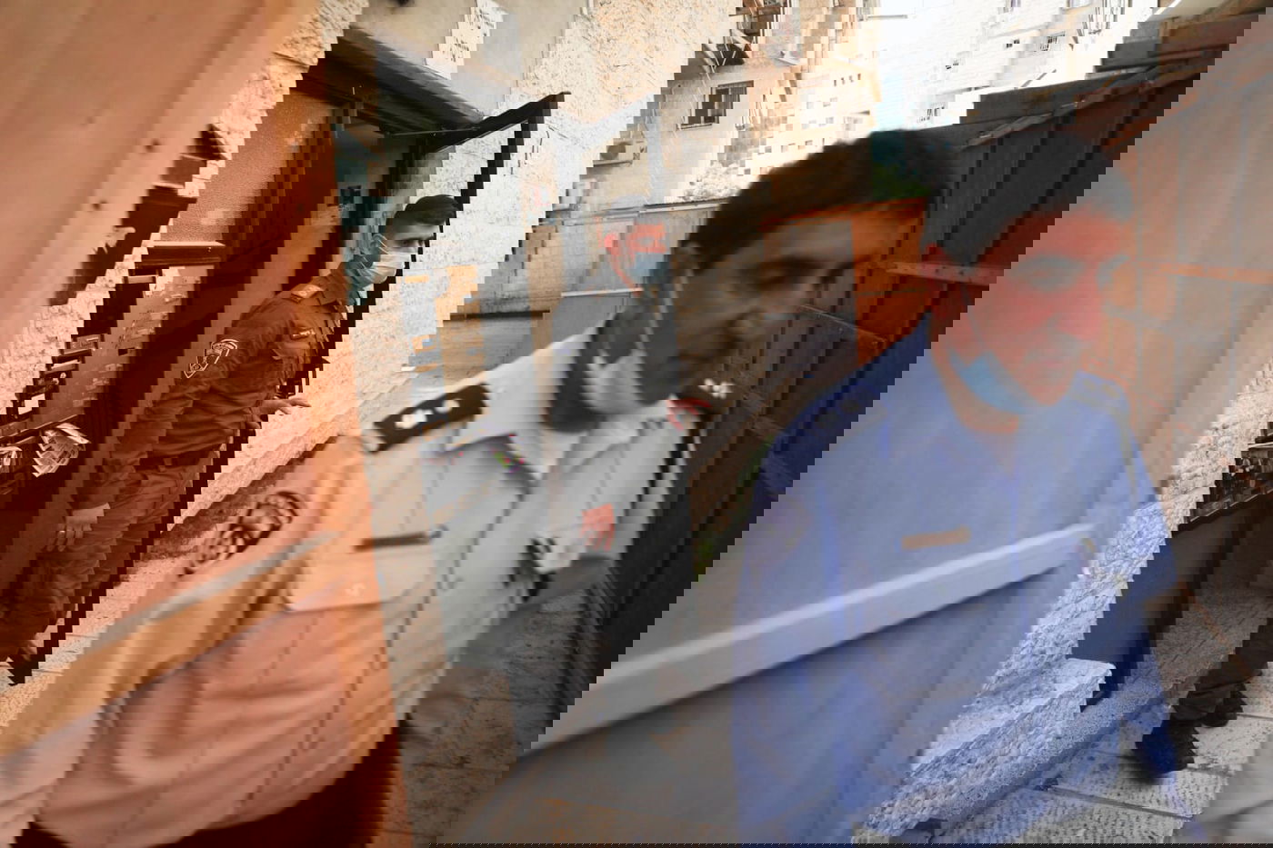 שני חשודים ניסו לתקוף את ח"כ מאיר פרוש ולגזוז את זקנו