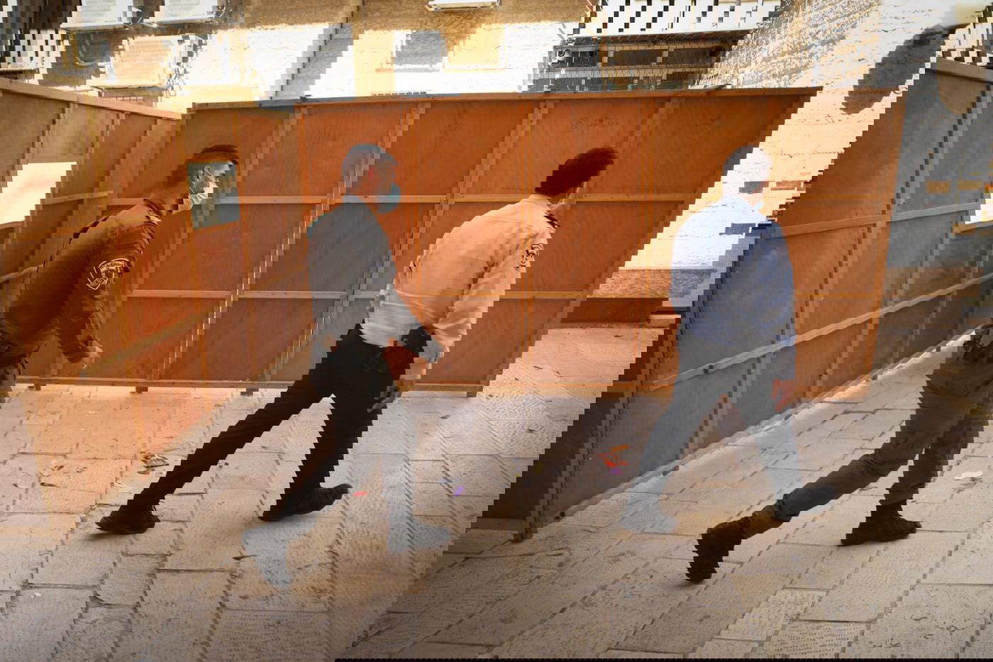 שני חשודים ניסו לתקוף את ח"כ מאיר פרוש ולגזוז את זקנו