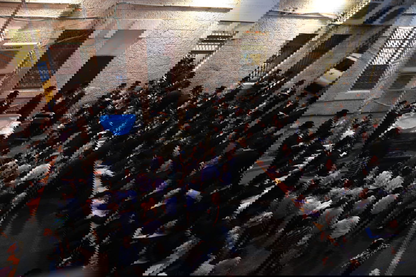 ערב כיפור: ה'תשליך' של הרבי מנדבורנה י-ם