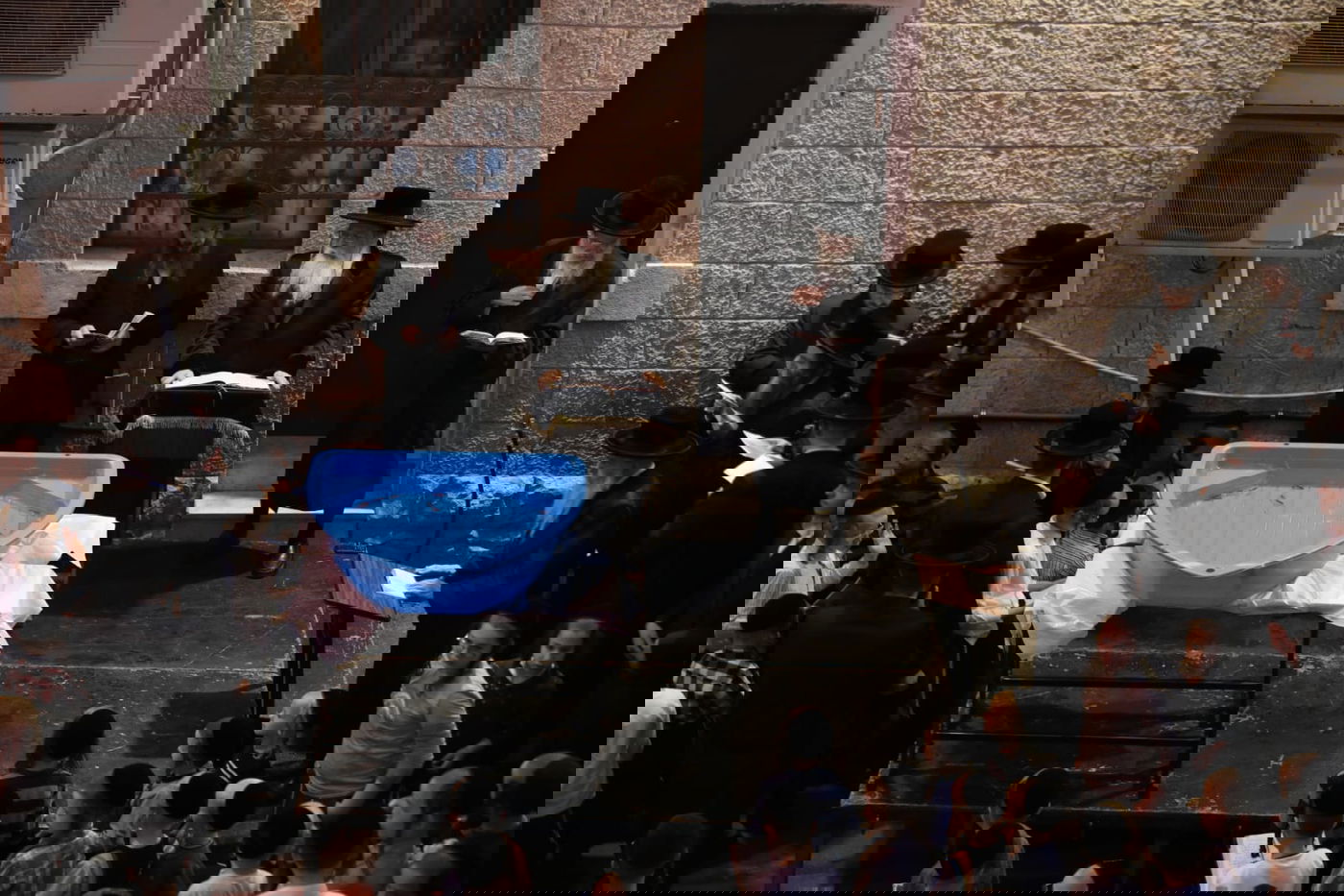 ערב כיפור: ה'תשליך' של הרבי מנדבורנה י-ם