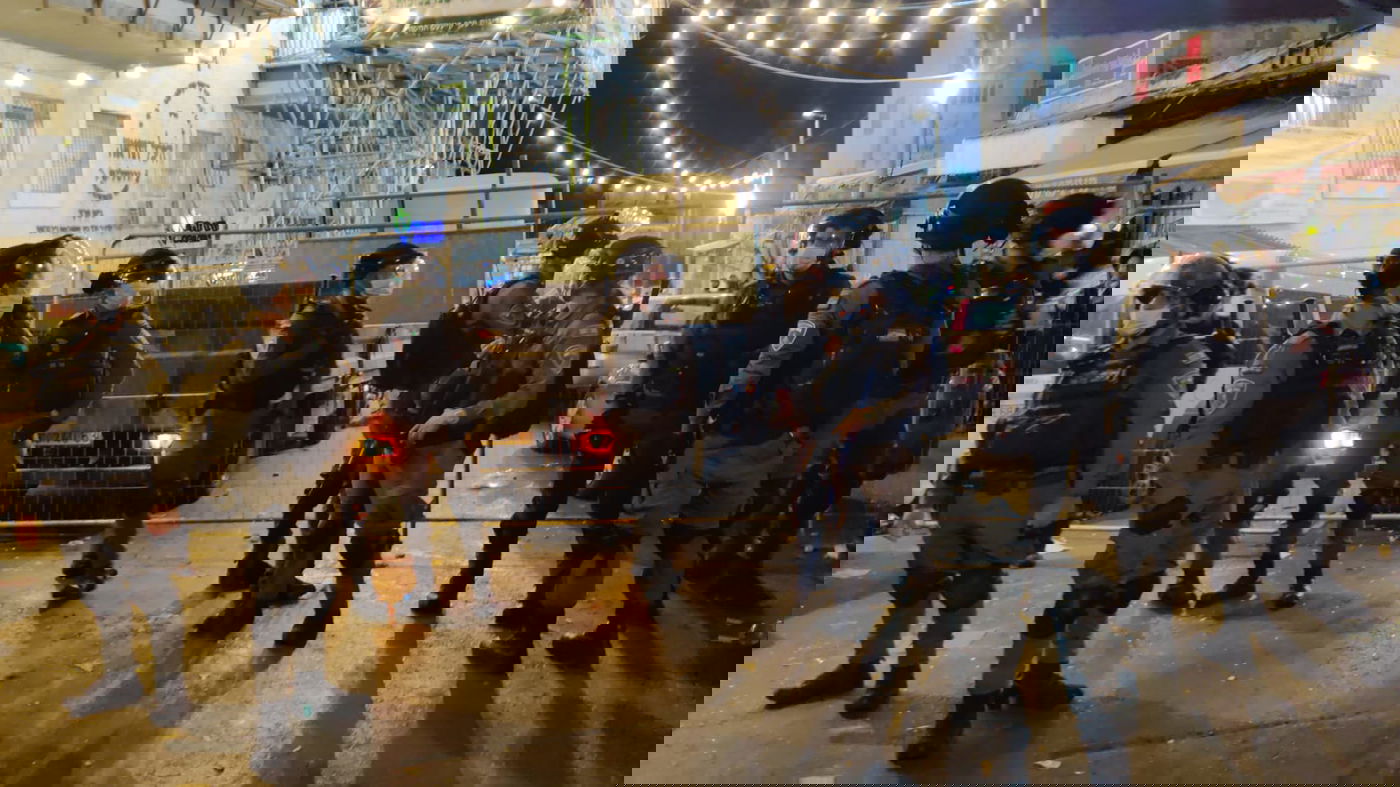 הקרב על הסוכה; השוטרים עזבו והרוחות נרגעו