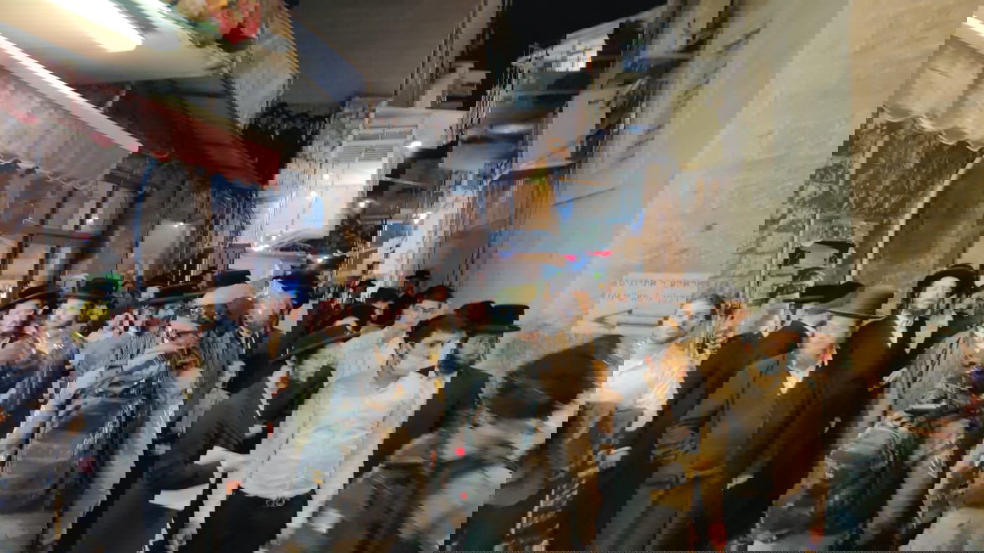 הקרב על הסוכה; השוטרים עזבו והרוחות נרגעו