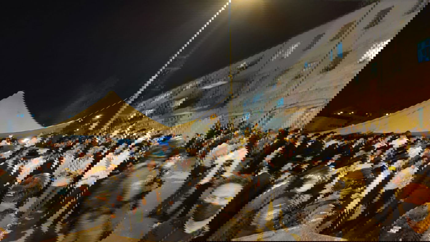 הקרב על הסוכה; השוטרים עזבו והרוחות נרגעו