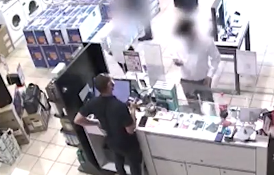 מוכר בחנות סלולר עקץ קשישים רבים ונעצר