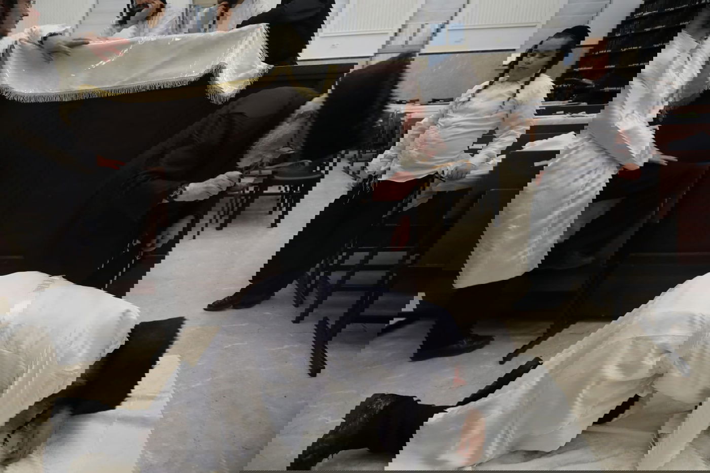 תיעוד מיוחד: מנהג ה'מלקות' בחצר זוועהיל