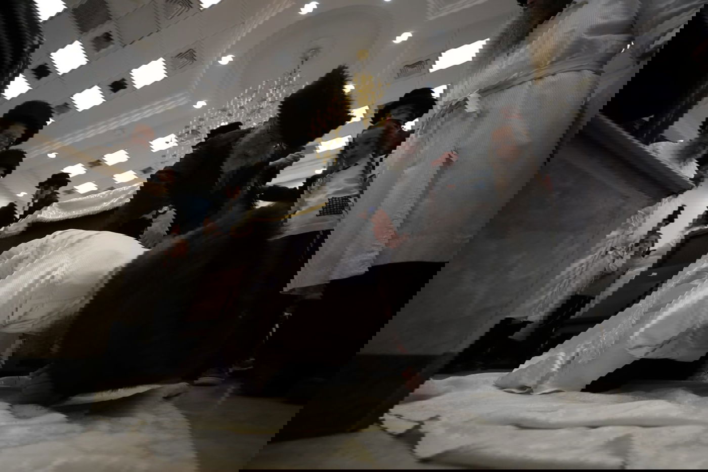 תיעוד מיוחד: מנהג ה'מלקות' בחצר זוועהיל