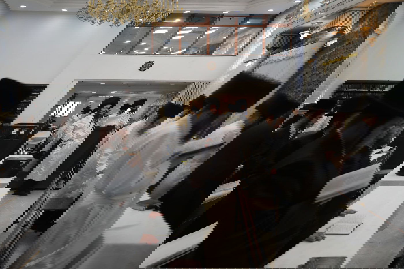 תיעוד מיוחד: מנהג ה'מלקות' בחצר זוועהיל