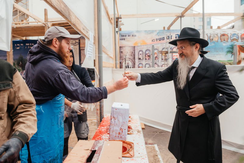 צפו: כך מתכוננים במוסקבה ליום הקדוש
