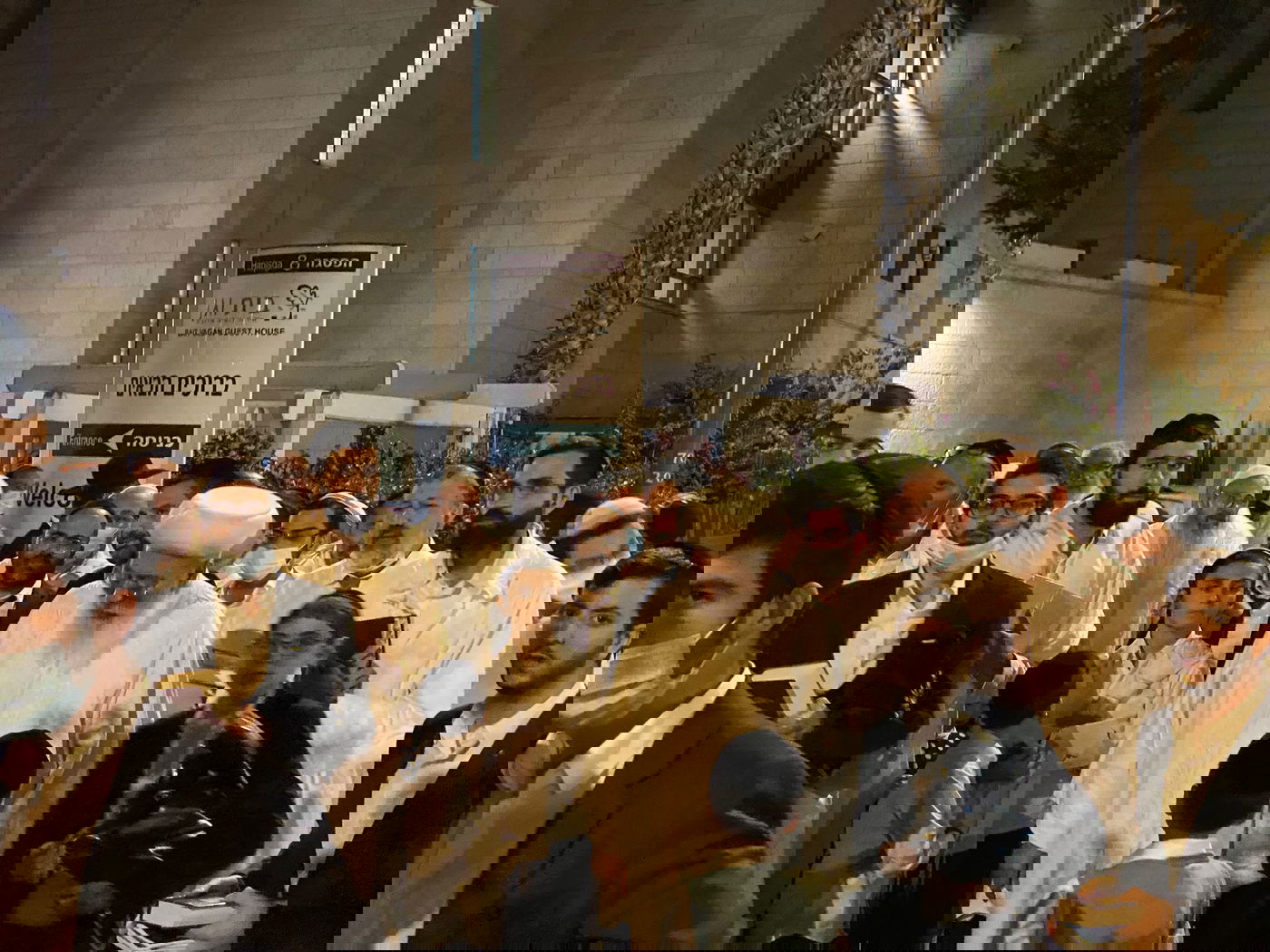 צפו: הראשל״צ הגר״ש עמאר בברכת הלבנה