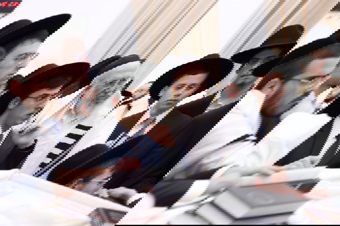 יום כיפור ב'סלבודקא': ההוספה בתפילה וקידוש לבנה