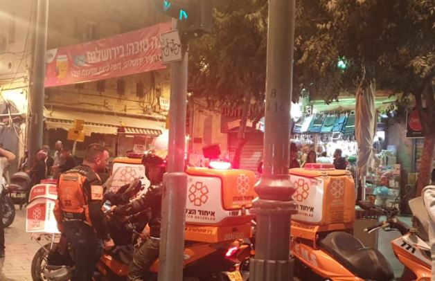 הזירה הערב, בכניסה למחנה יהודה