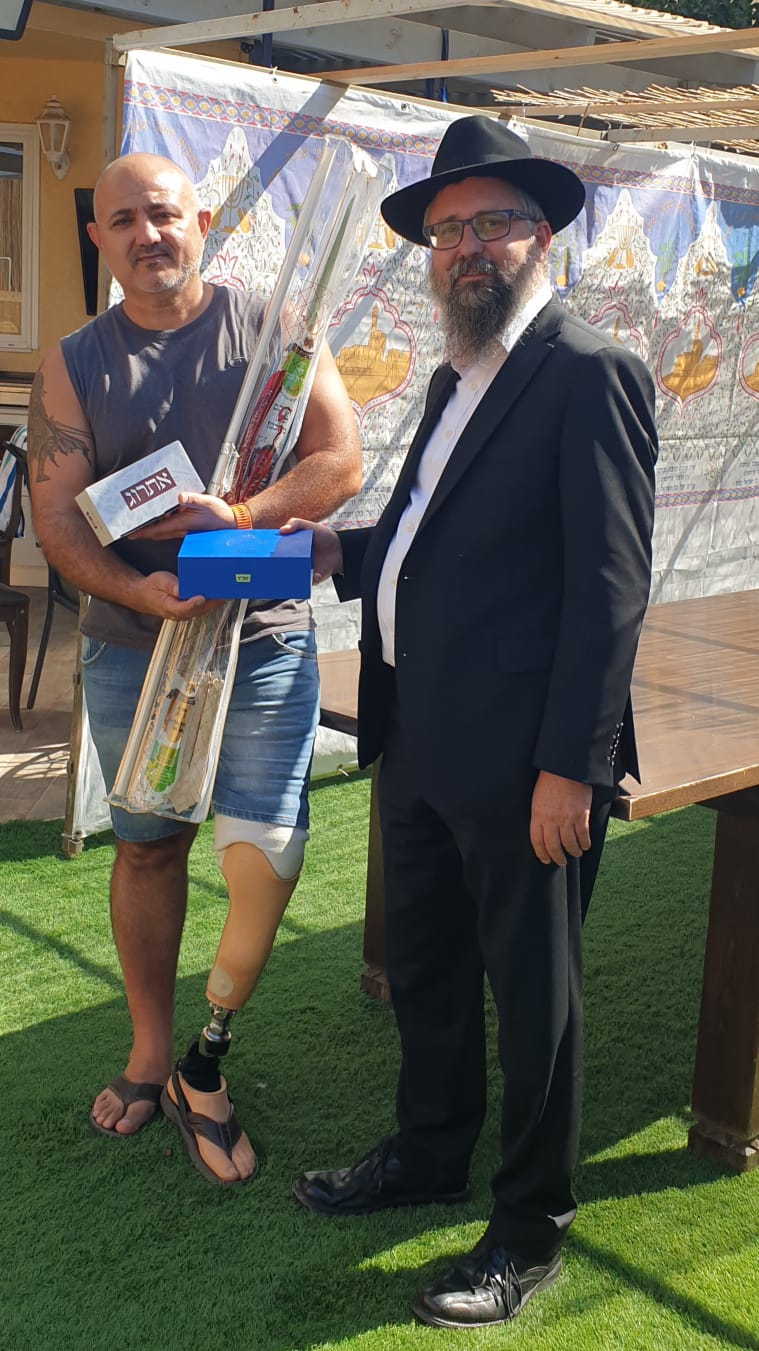 התרגשו: כשנכי צה"ל קיבלו ארבעת המינים לסוכות