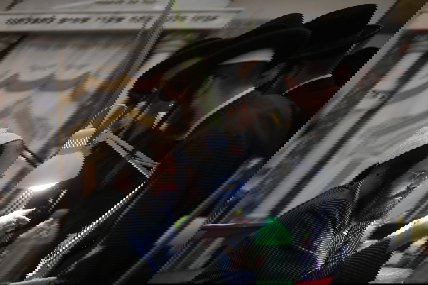 אתרוגים, סוכות ושירים • ערב חג במאה שערים