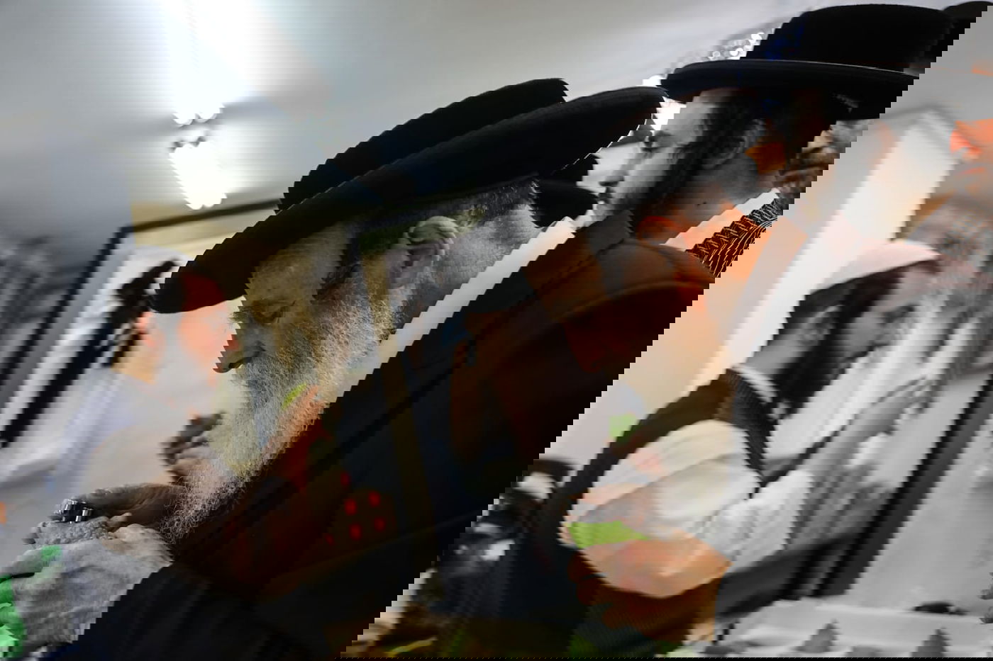 אתרוגים, סוכות ושירים • ערב חג במאה שערים