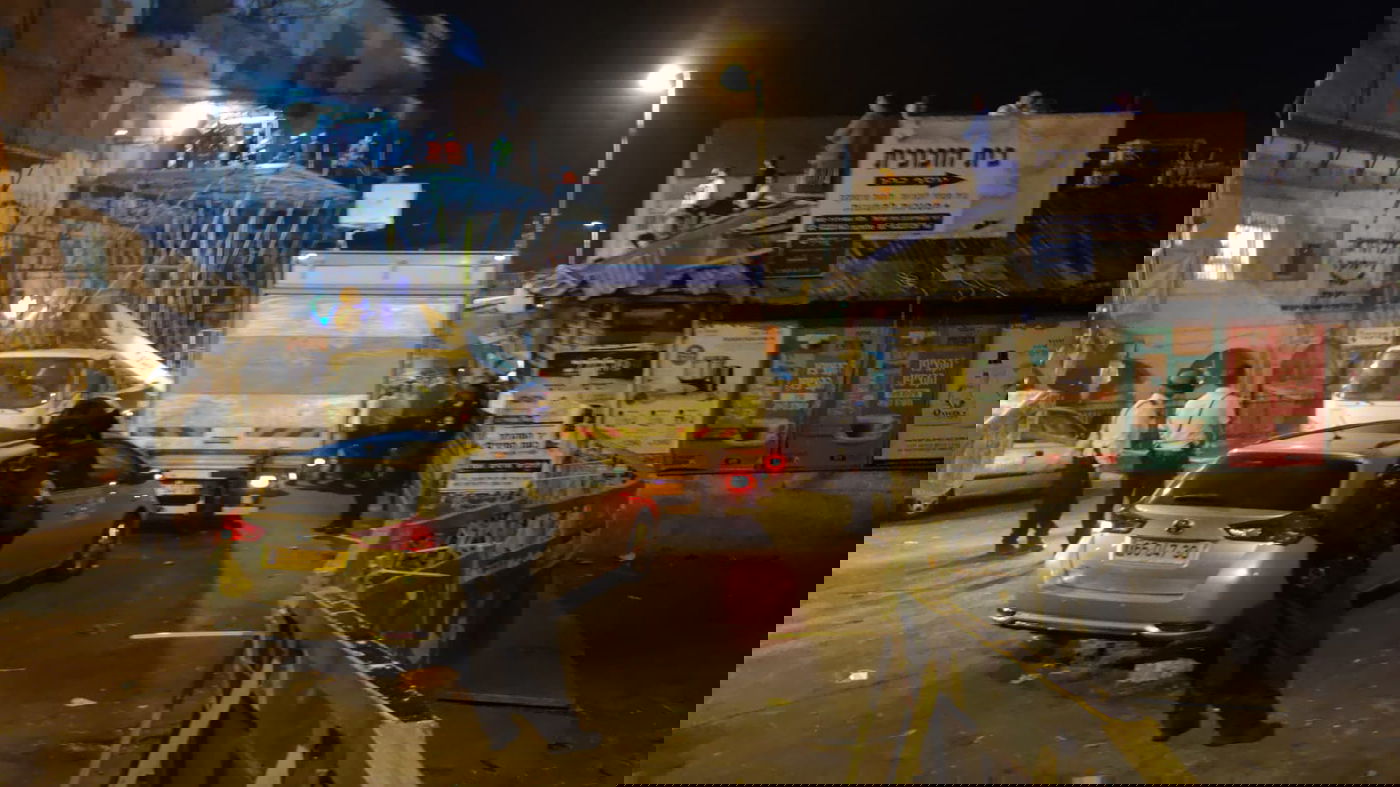 עם 200 שוטרים ועימותים; כך פורקה הסוכה הירושלמית