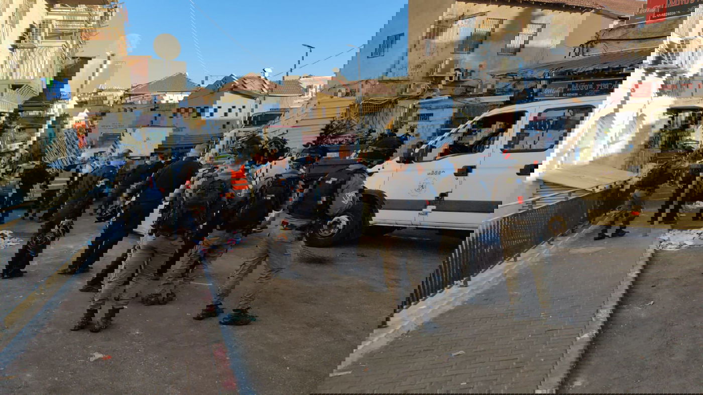 עם 200 שוטרים ועימותים; כך פורקה הסוכה הירושלמית