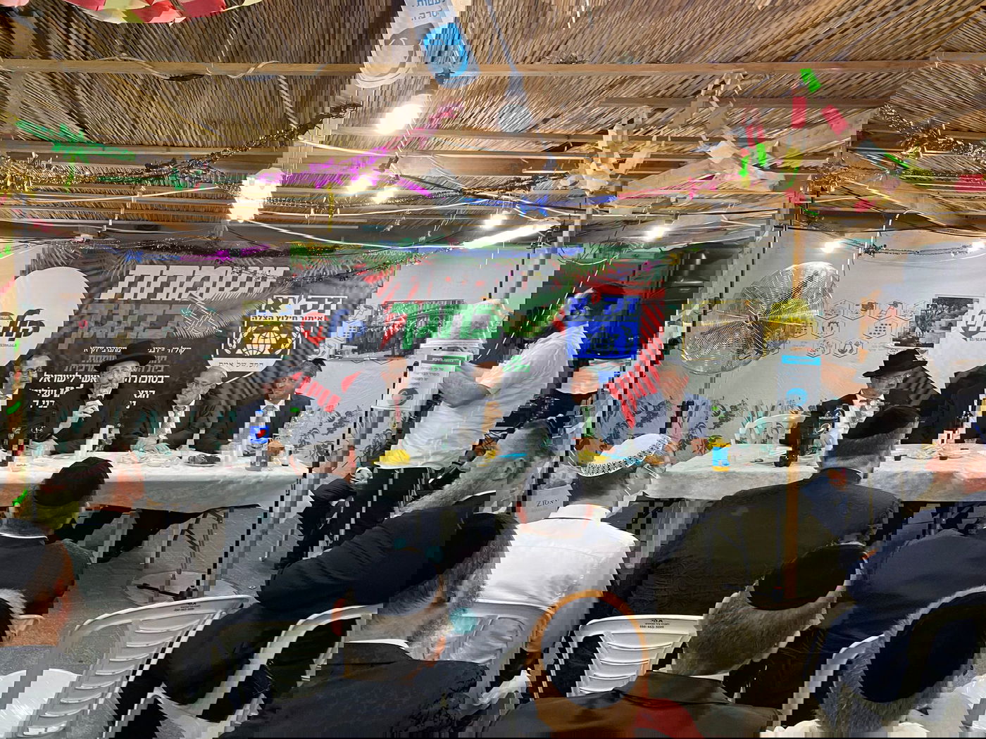 תיעוד: 'הקבלת פני רבו' בסוכת הרב הראשי
