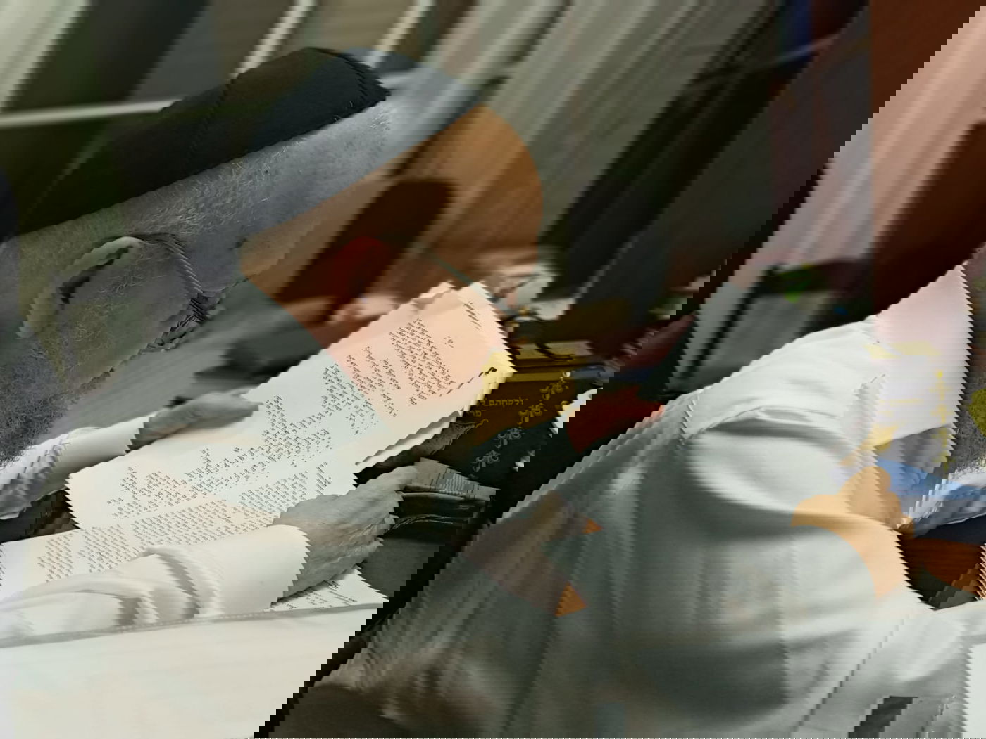 תיעוד: חג הסוכות במעונו של הגר"מ מאזוז