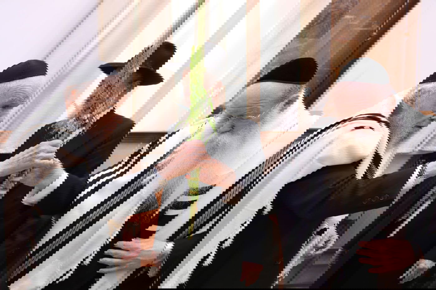 תיעוד: ראשי ישיבת סלבודקא בתפילת החג