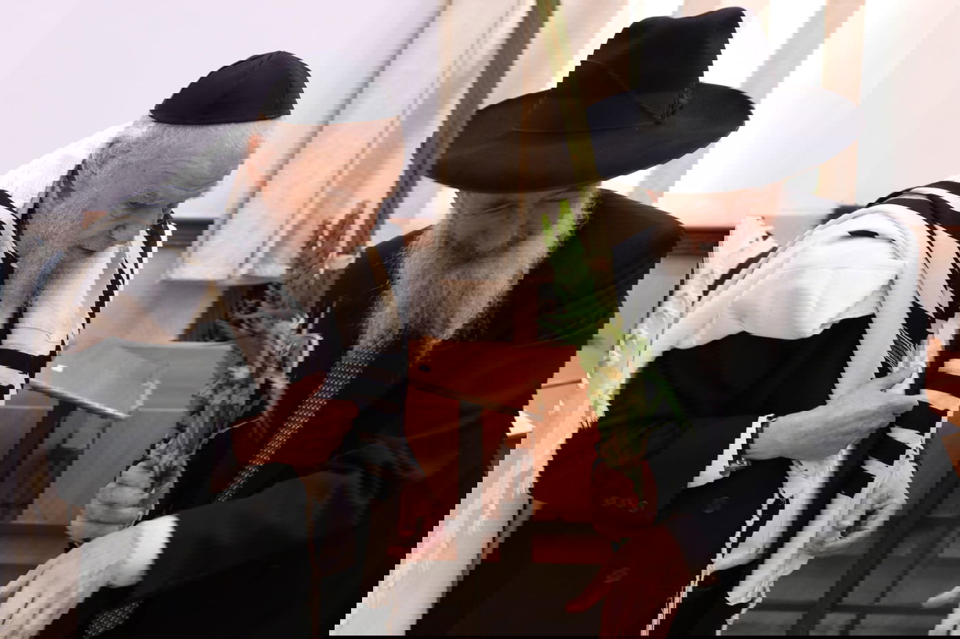 תיעוד: ראשי ישיבת סלבודקא בתפילת החג