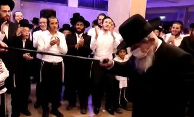 בריקוד עם המקל