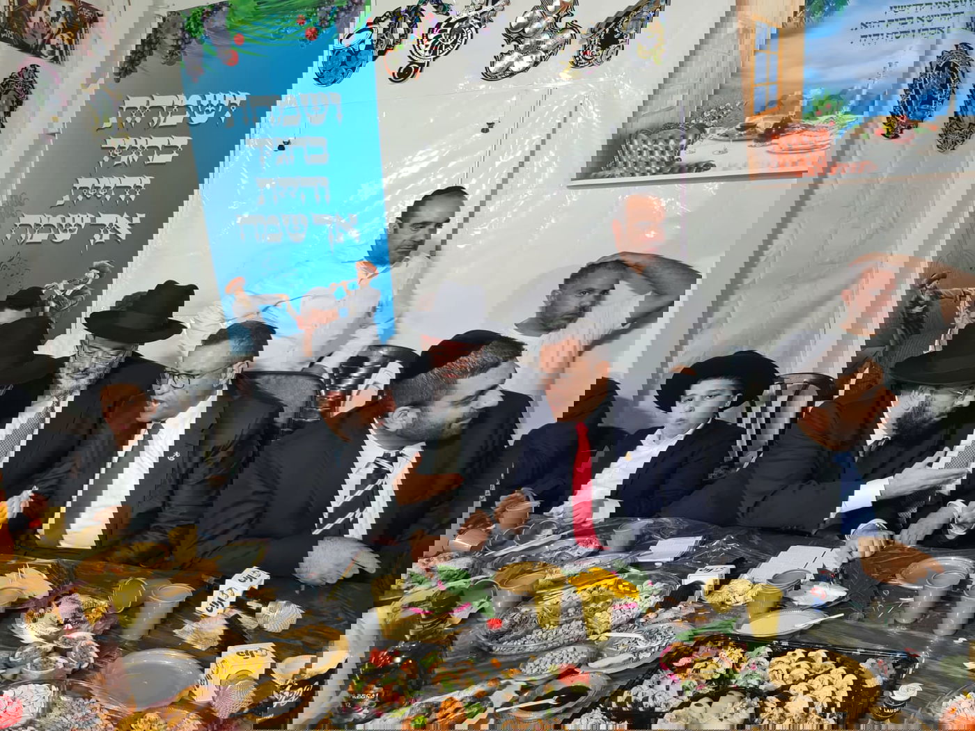 תיעוד: שמחת חג בסוכת ח"כ מיכאל מלכיאלי