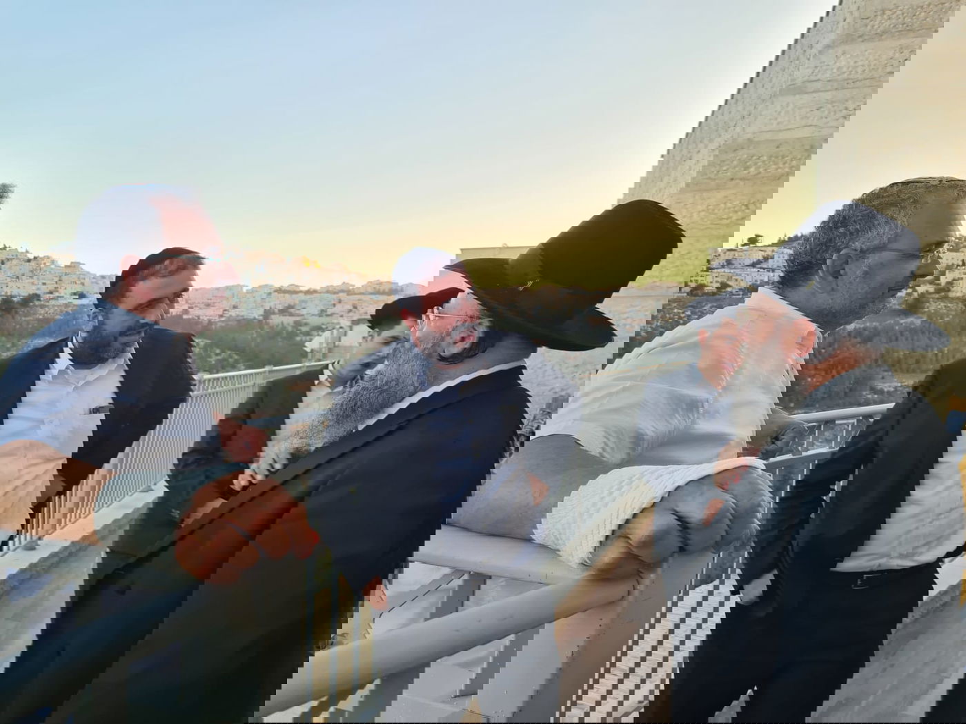 תיעוד: שמחת חג בסוכת ח"כ מיכאל מלכיאלי