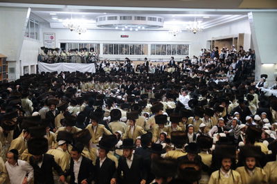 שמחת בית השואבה בתולדות אהרן, אמש