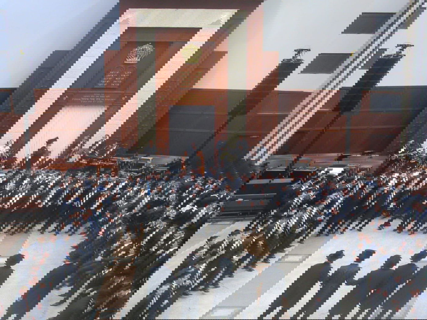 תיעוד: שמחת בית השואבה ב'מיר ברכפלד'