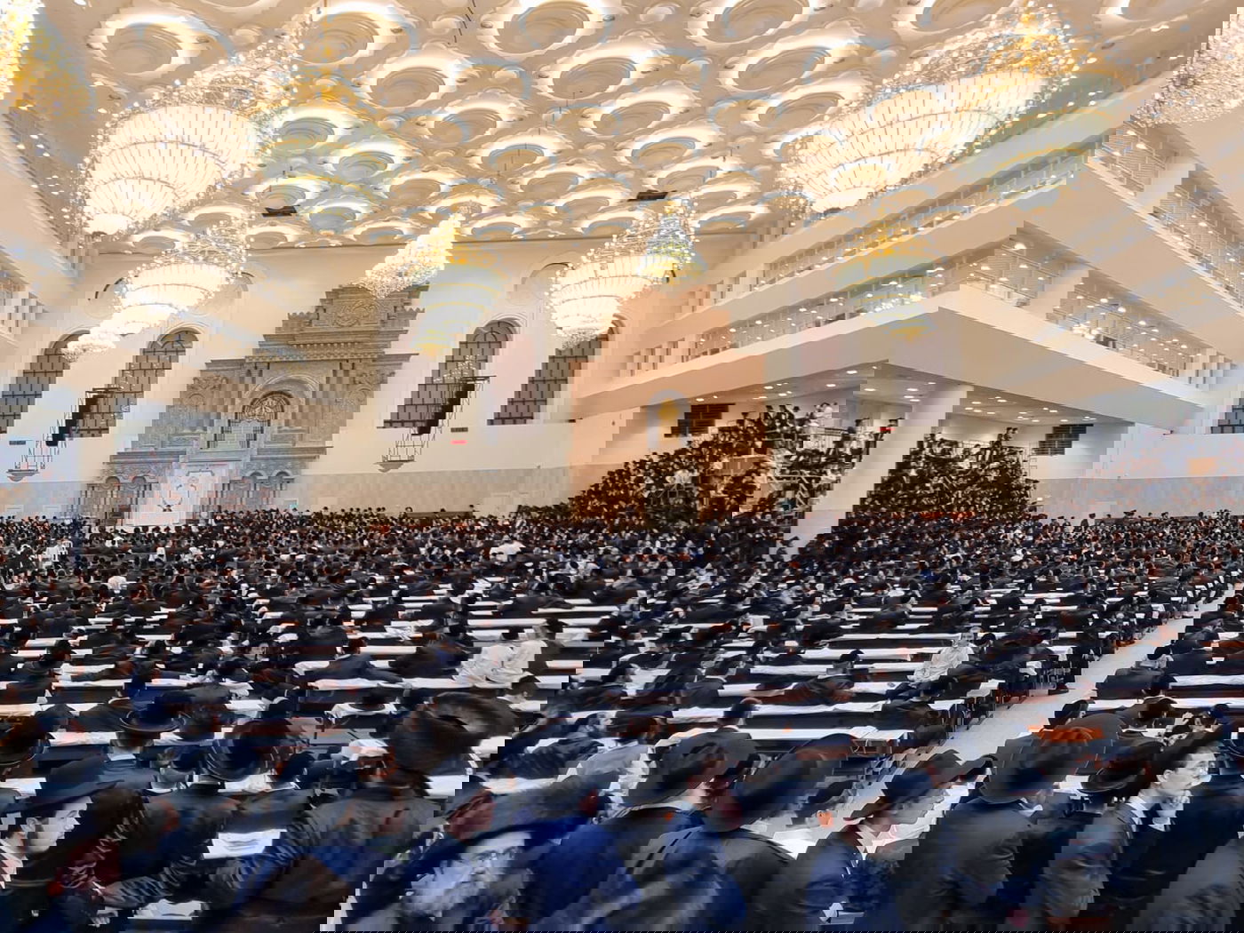 היסטוריה בויז'ניץ: רה"י בשיחת חג • צפו