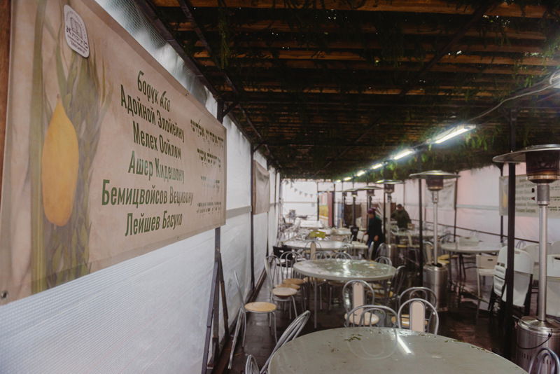 תחת גשם זלעפות: סוכות בבירת רוסיה • צפו