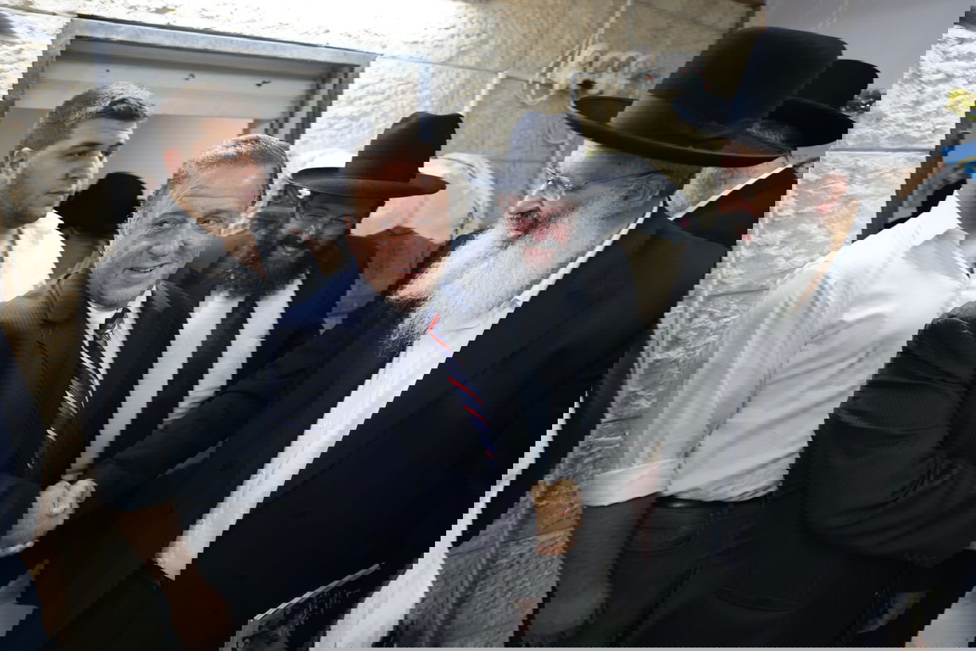 ישיבת רש"י: הכנסת ס"ת ושמחת בית השואבה