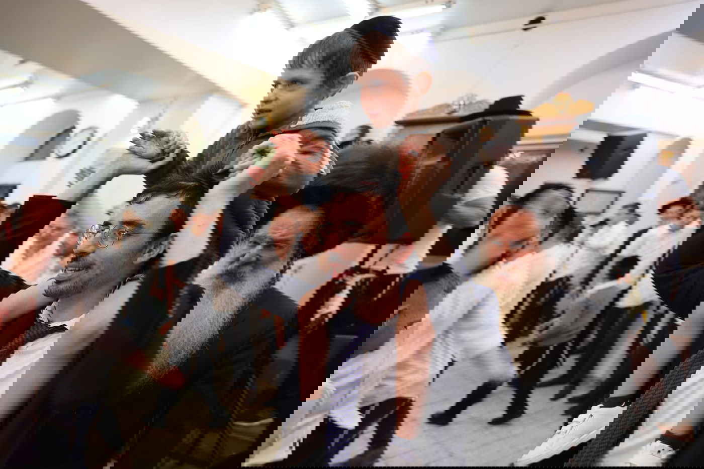 ישיבת רש"י: הכנסת ס"ת ושמחת בית השואבה