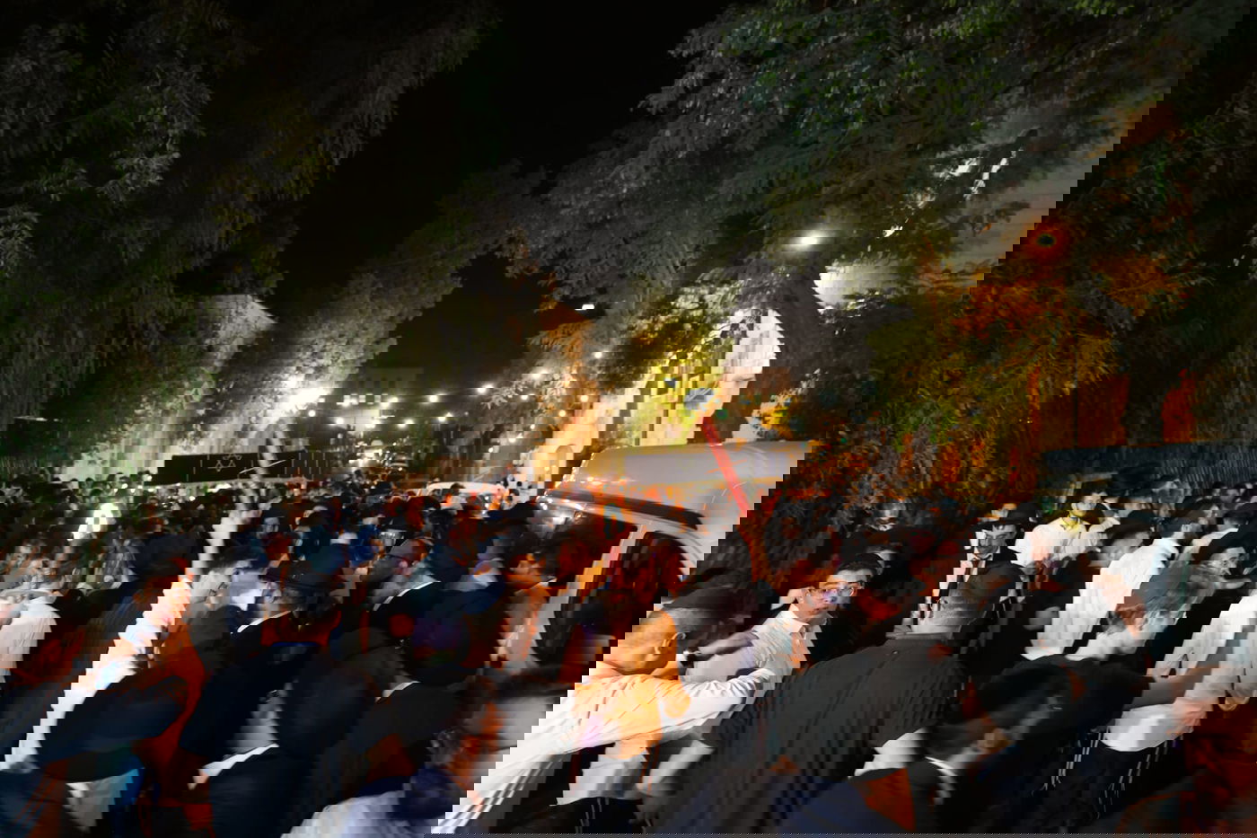 ישיבת רש"י: הכנסת ס"ת ושמחת בית השואבה