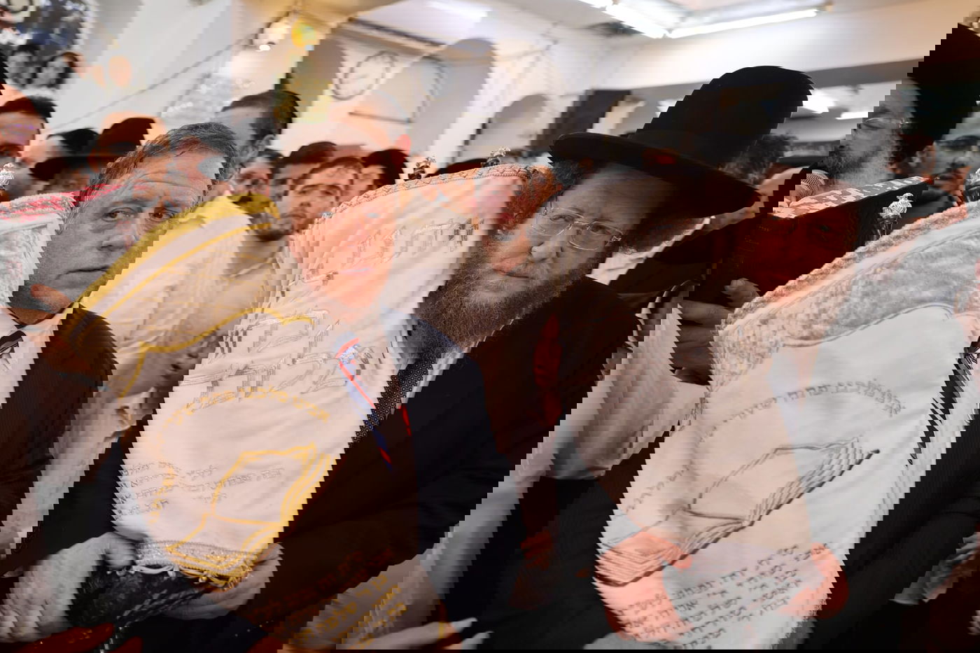 ישיבת רש"י: הכנסת ס"ת ושמחת בית השואבה