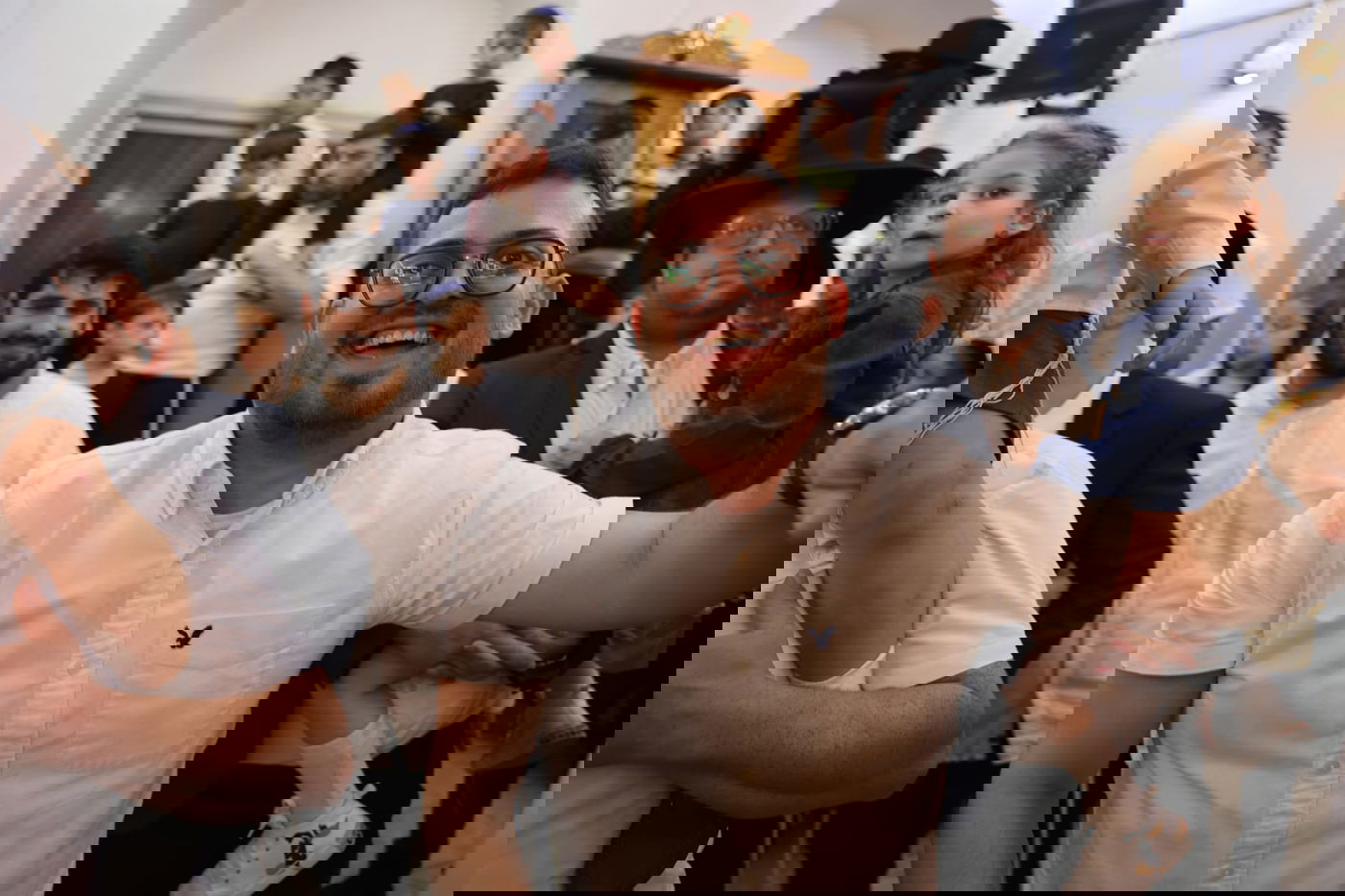 ישיבת רש"י: הכנסת ס"ת ושמחת בית השואבה