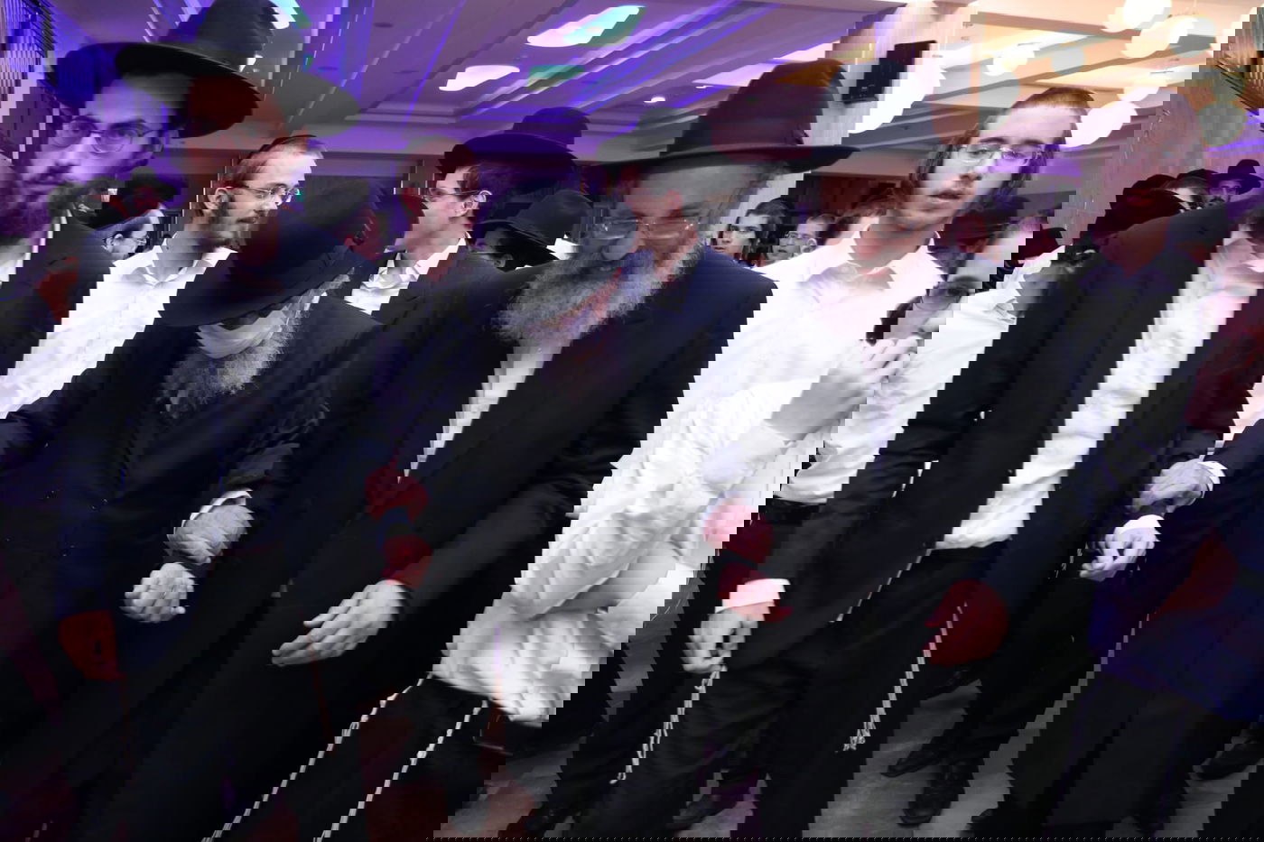 כשהגר"ד לנדו רקד עם המקל • צפו בתיעוד