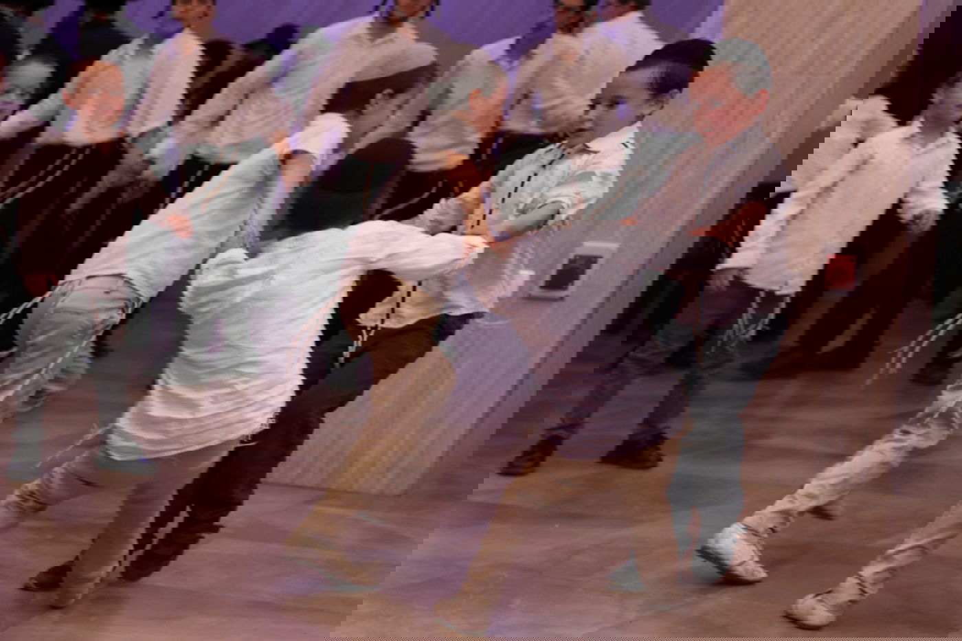 כשהגר"ד לנדו רקד עם המקל • צפו בתיעוד