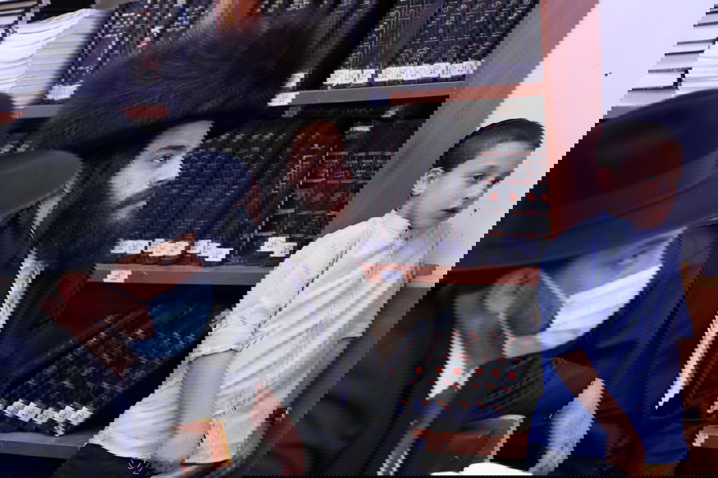 כשהגר"ד לנדו רקד עם המקל • צפו בתיעוד