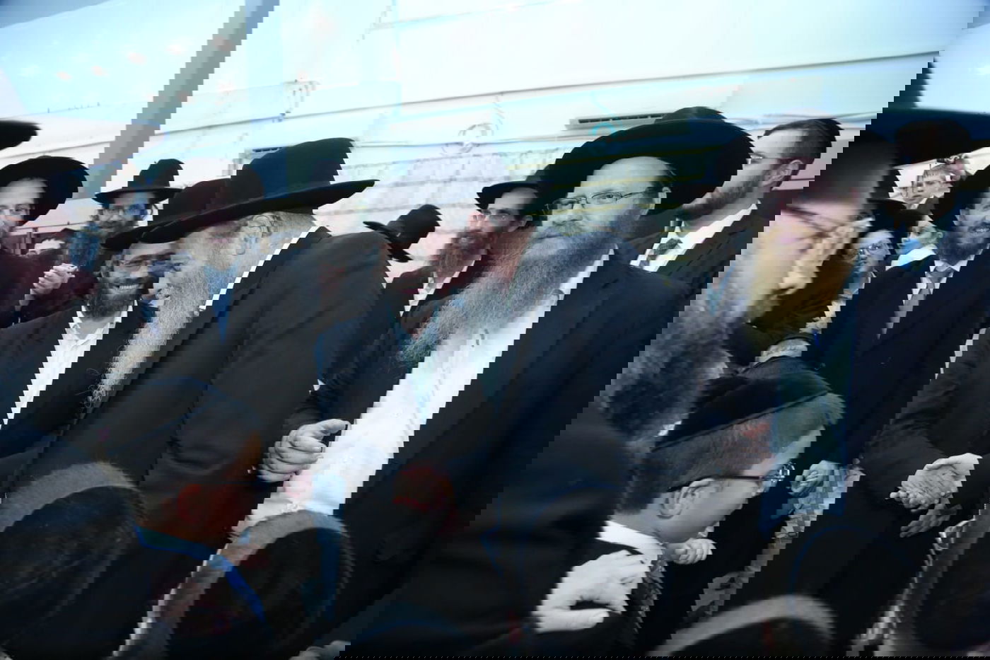 בראשות הגרמ"ש: קהילת 'נחלת יעקב' בשמחת חג