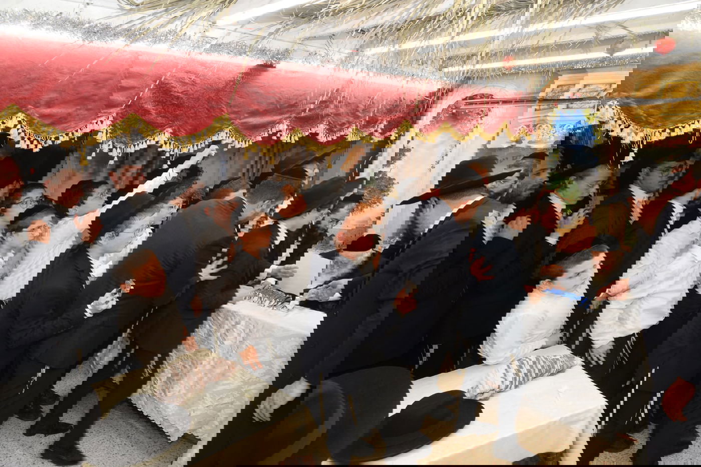 אלפים הקבילו את פני מרן שר התורה; תיעוד