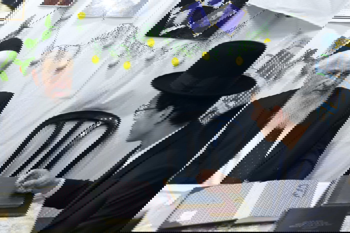 אלפים בשמחת בית השואבה ב'סלבודקא'