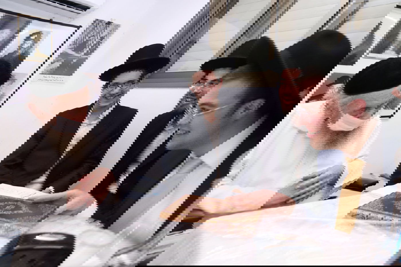 אלפים בשמחת בית השואבה ב'סלבודקא'