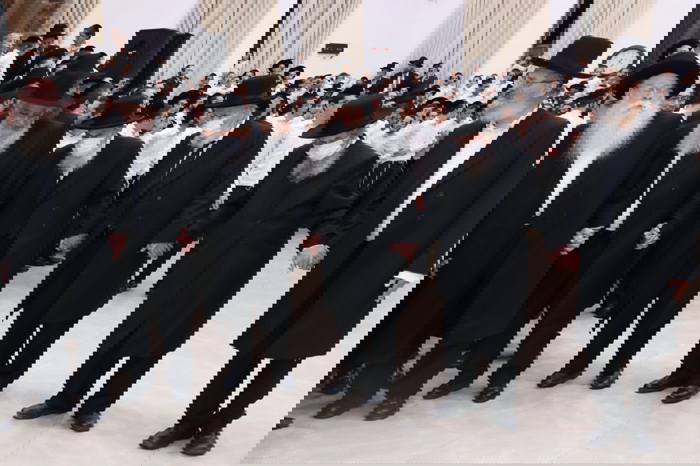 אלפים בשמחת בית השואבה ב'סלבודקא'