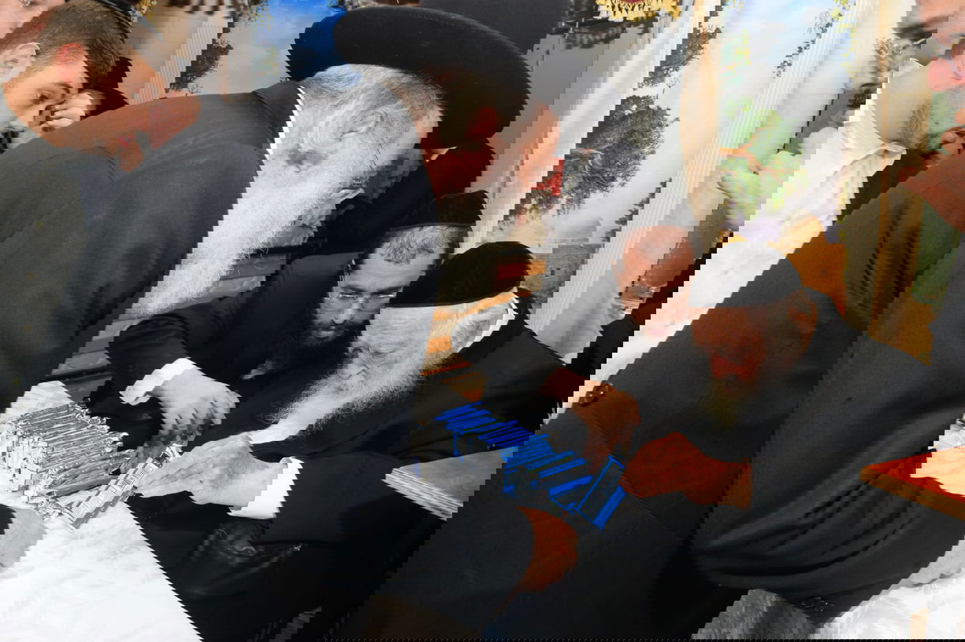 אלפים הקבילו את פני מרן שר התורה; תיעוד