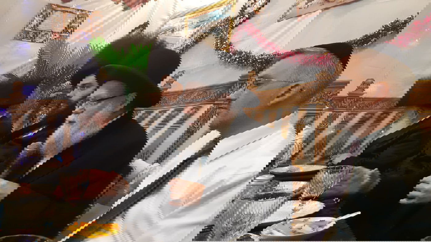 מסיבת יום הולדת 41 בהפתעה לראש העיר